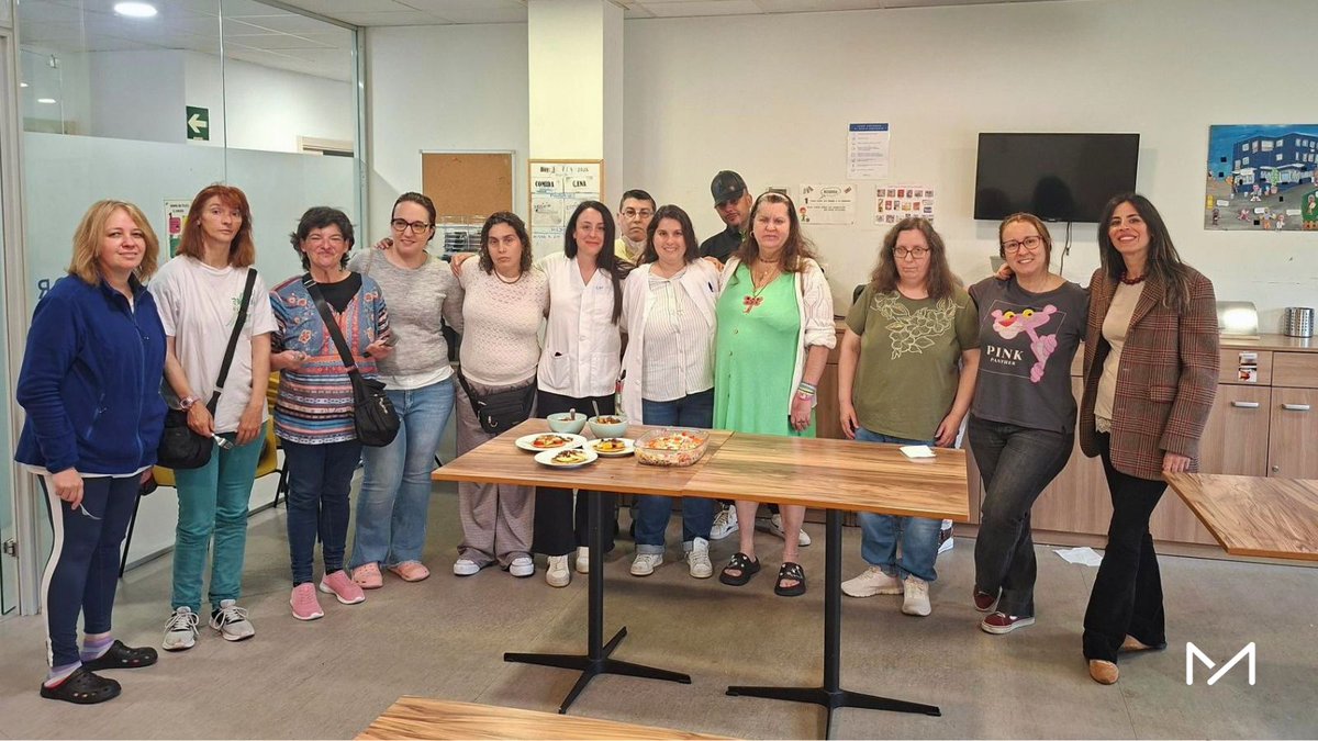 FundManantial's tweet image. 🥗 Taller de Alimentación Saludable en la Residencia y Pisos de Torrejón: hábitos, compra consciente y menús equilibrados.

👩‍🍳 Con parte práctica, reforzamos la importancia de cuidarse en el día a día 💚

#SaludMental #HábitosSaludables #Bienestar #Inclusión #FundaciónManantial