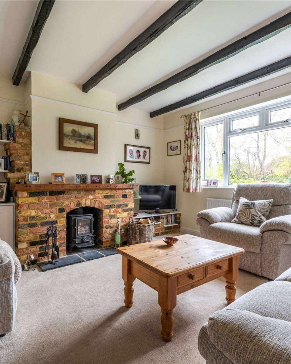 JSDorking's tweet image. New listing
#Newdigate #Dorking #Surrey
Guide price £695,000

The Firs is a beautifully maintained three-bedroom, two bath semi-detached home, situated in a tranquil and highly regarded residential community on the outskirts of #Newdigatevillage.

jackson-stops.co.uk/properties/216…