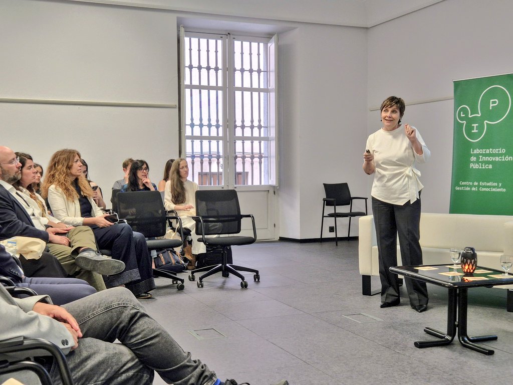 ElenaRodNavarro's tweet image. La innovación arranca en 2020 con el #IMV:

🫂 No es solo una prestación; es una reforma estructural del sistema que:
🔹Mitiga la pobreza
🔹Actúa como palanca para la #inclusión a través del Laboratorio

En 6⃣ años ha protegido a 1,2 millones de hogares y 3,5 millones de personas