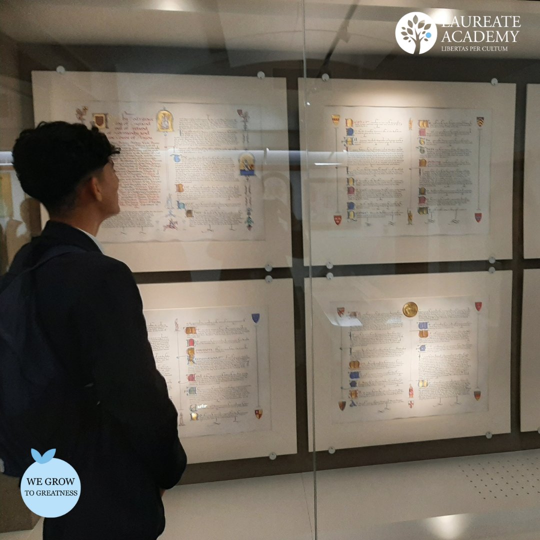 AcademyLaureate's tweet image. Year 10 had a brilliant day at the Supreme Court last week 👩‍⚖️✨ They explored courtrooms, sat in judges’ chairs and gained a real insight into the world of law. 

#SupremeCourt #Year10 #SchoolTrip #London #WeGrowToGreatness