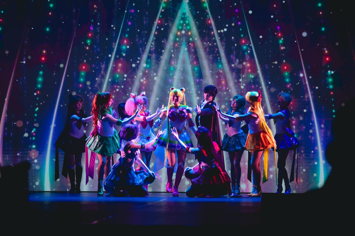 品川プリンスホテルに「美少女戦士セーラームーン」の体験型シアターがオープン🌟
timeout.jp/tokyo/ja/%E3%8…

360度型のエンターテインメントシアターは、観客を取り囲むように設計されており、客席のどの角度からもセーラー戦士たちを間近で体感🖤