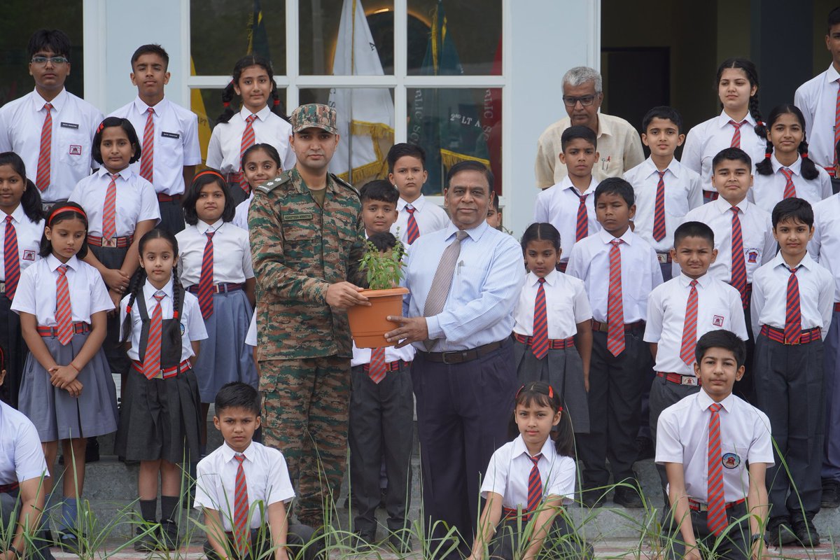 APSMISSAMARI's tweet photo. 🌱 Green Initiative at APS Missamari 🌱
We were honored to receive 120 mosquito-repellent plants from ( Tulsi Lemongrass &amp; Citronella) from HQ 71 INF DIV.
A step towards a cleaner, healthier and greener school environment! 🌿 https://t.co/KSzIInqdEY