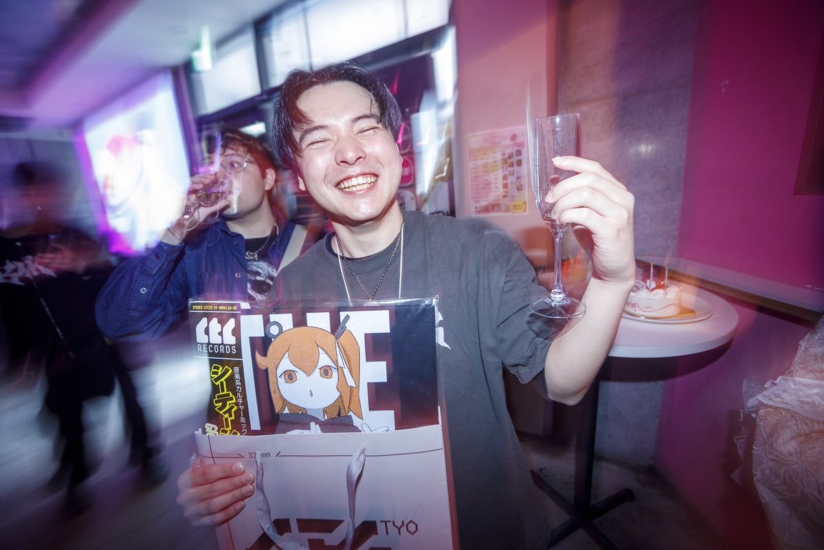 アニフレ tweet media