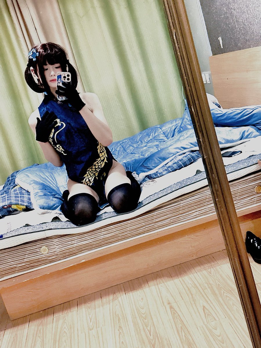 怜月lazy tweet media