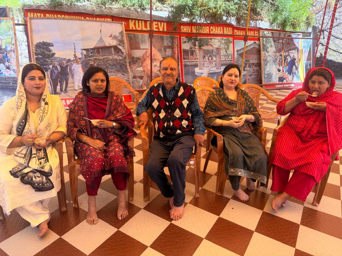 कश्मीर के अनंतनाग जिले में स्थित मट्टन एक ऐतिहासिक और धार्मिक स्थल है, जो मुख्य रूप से 8वीं शताब्दी के मार्तंड सूर्य मंदिर और पवित्र गुरुद्वारा श्री मटन साहिब के लिए प्रसिद्ध है। 
आज इस प्रसिद्ध मंदिर मे माथा टेकने का सौभाग्य प्राप्त हुआ!