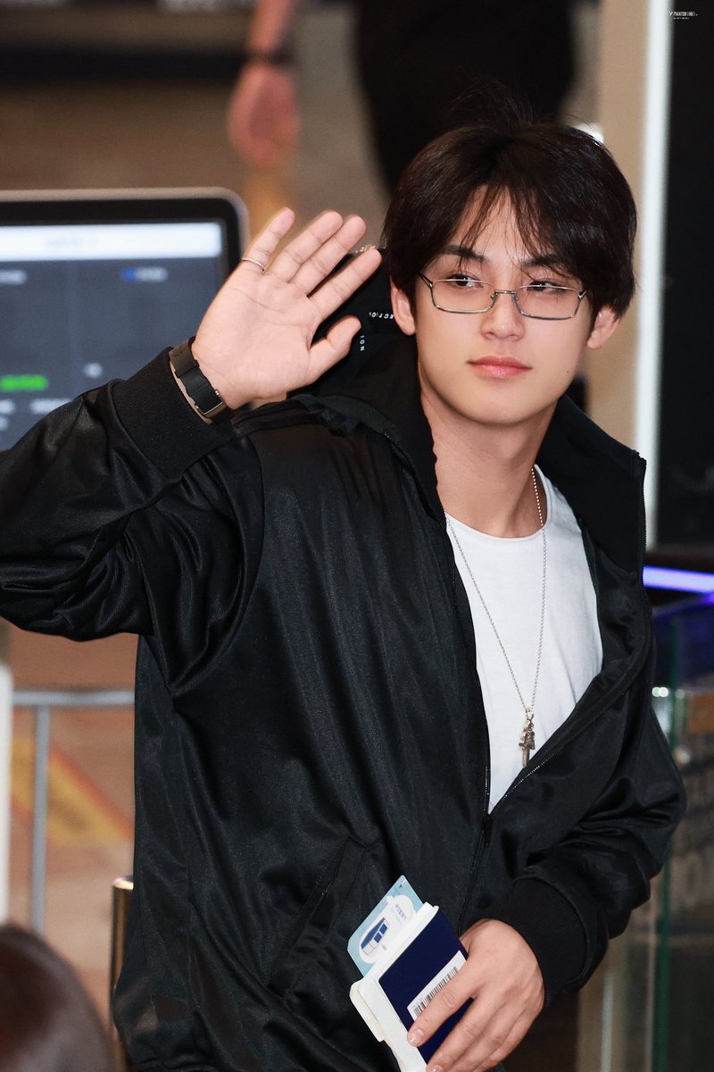 mingyu pics tweet media
