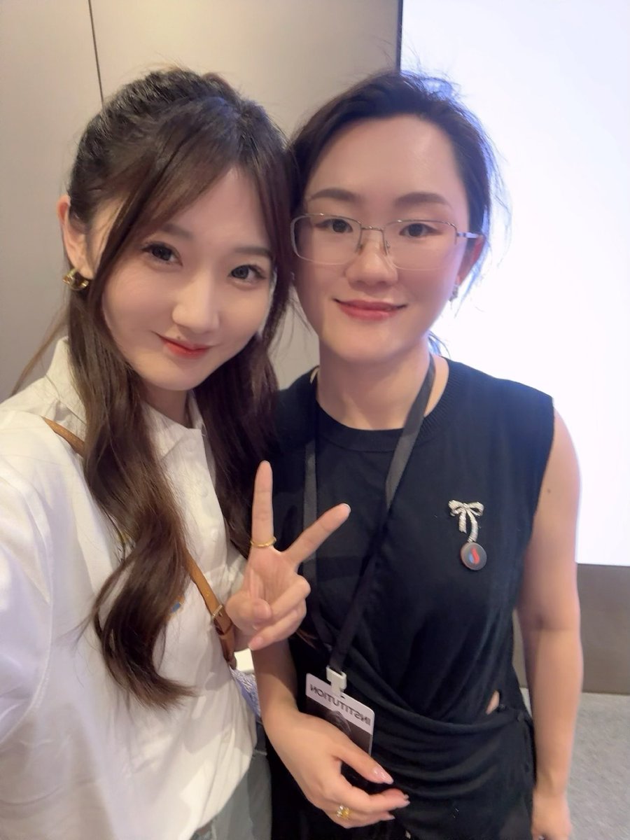 Chloe在链上开火箭 tweet media