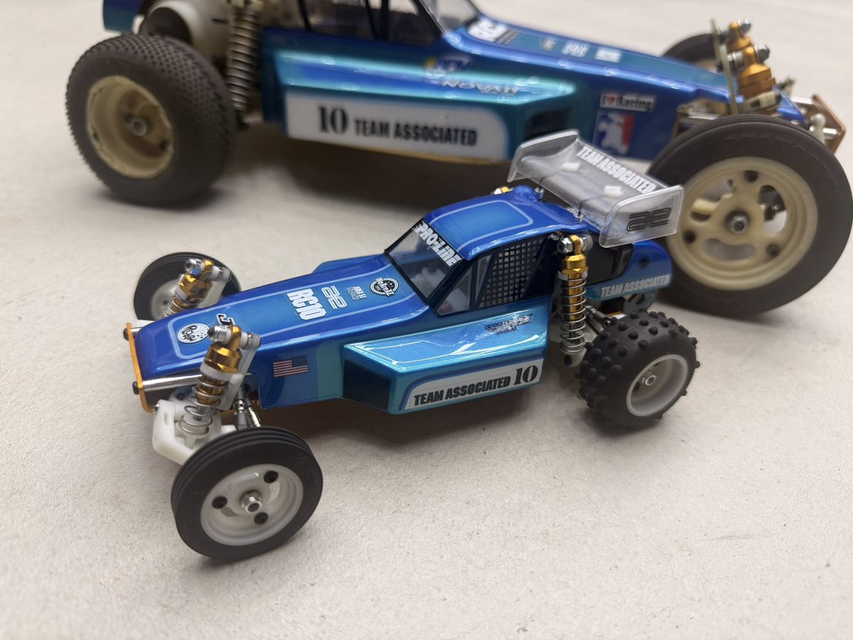k_8no80's tweet photo. とうとう完成してしまいました〜RC10MODEL24
んでシェイクダウン
良く走ります
#プライベートサーキット
#teamaj 
#RC10model24 https://t.co/lBO3flWsgT