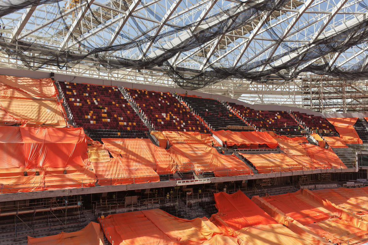 المهندسة السعودية نورة الموسى رئيس قسم التصميم الداخلي لـ ملعب أرامكو🏟️🇸🇦