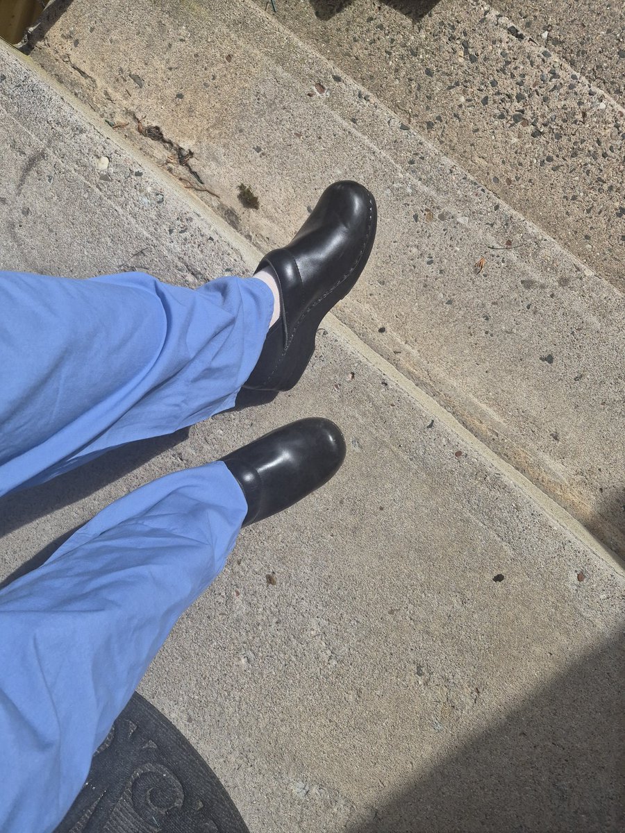 NurseLilithHere's tweet photo. Work shoes on. Off to heal more people at work. #feetfetısh #feetworshi̇p #shoefetish #feetfun https://t.co/exfL8pLexI