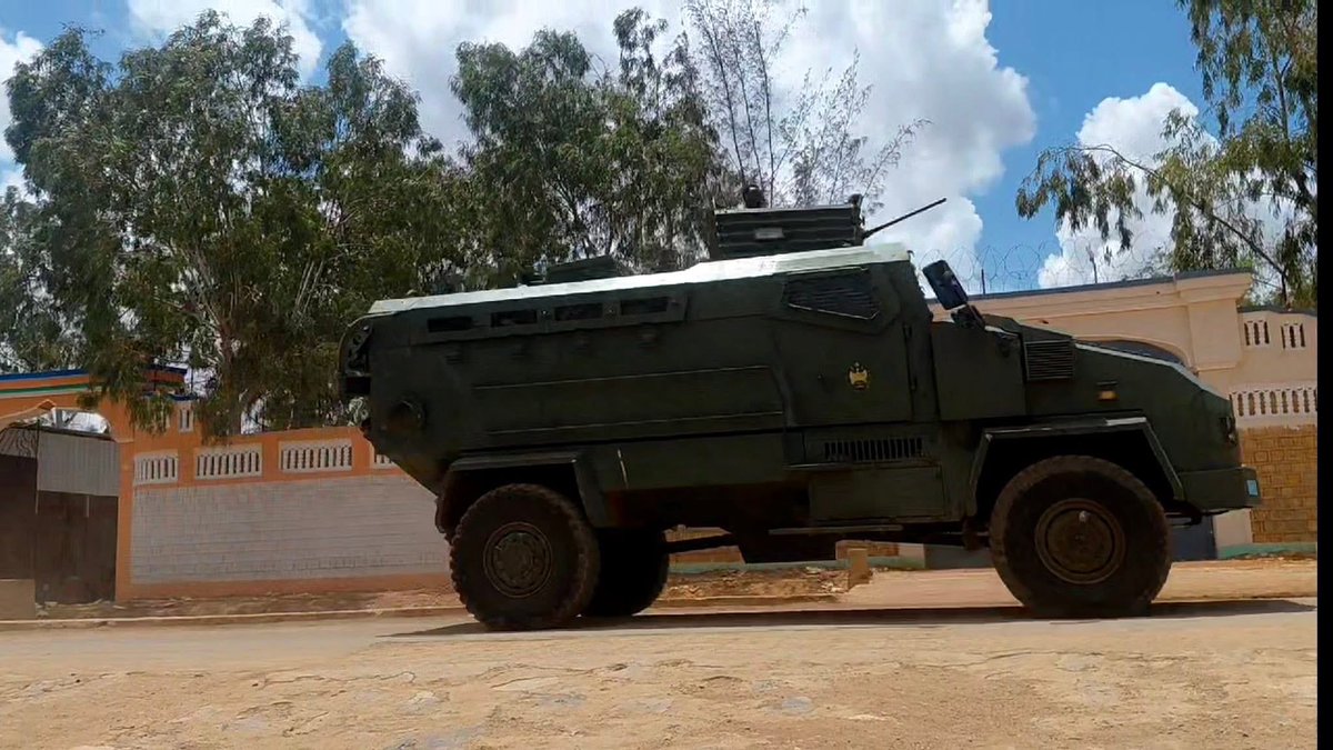 BaidoaOnline's tweet image. #ALERT: Tensions Escalate in Baidoa as Federal Forces Deploy Armored Vehicles

Federal government forces that recently captured Baidoa have deployed armed vehicles on the outskirts of the city, raising security concerns among residents. In recent days, locals have reported