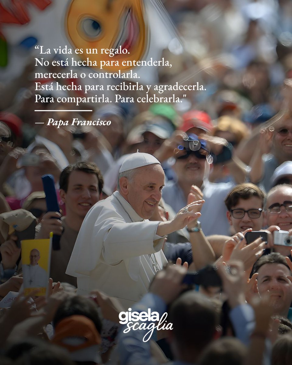 Hace un año nos despedíamos de vos, Papa Francisco.

En tiempos difíciles, tus palabras siguen siendo guía. Volvemos a ellas una y otra vez para mantener vivo tu legado. Ese que nos enseñó la humildad, la cercanía, la simpleza y la mirada misericordiosa.

Hoy, como aquel 21 de