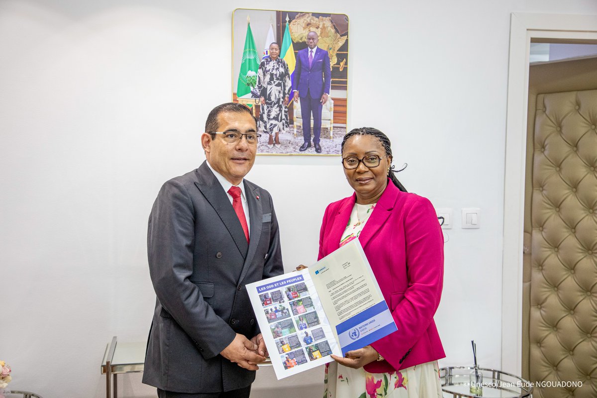 UNESCOGabon's tweet image. 🤝 Ce mardi 21 avril 2026, M. Marco Patricio Zambrano Restrepo, nouveau Représentant Résident de l'UNESCO au Gabon, a présenté ses lettres de créance à Mme Marie-Édith Tassyla-Ye-Doumbeneny, Ministre des Affaires étrangères.

#UnescoLibreville #Coopération