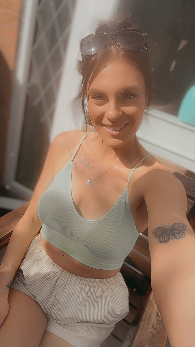 Becca tweet media