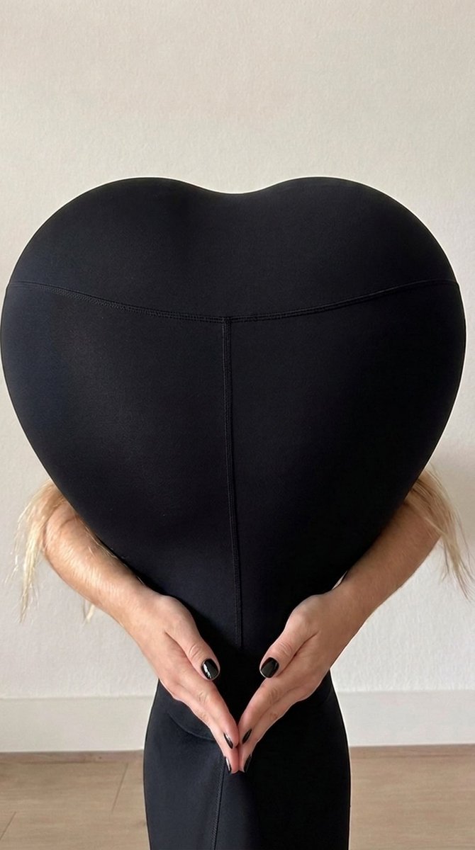 juustluula's tweet photo. i tried the Japanese heart shape trend 💗 https://t.co/nOZMsqVQCl
