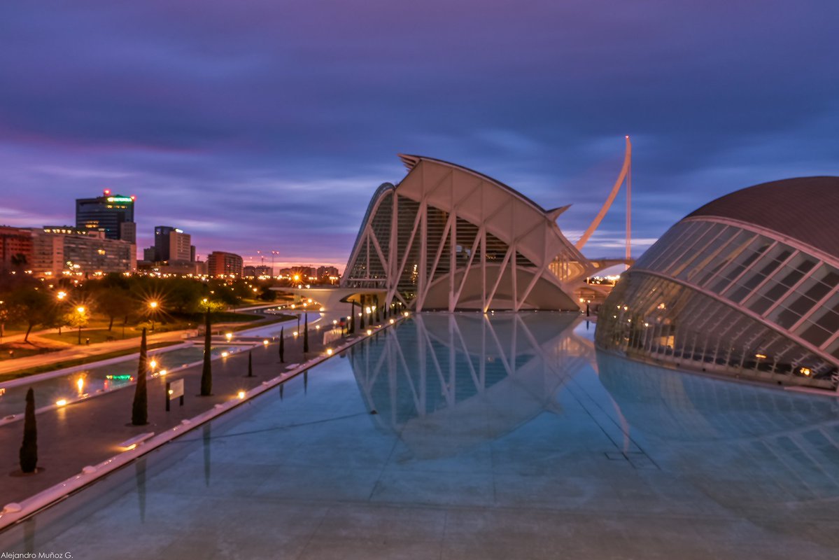 HistoryMattersX's tweet image. 🇪🇦  #València  (2022) 
 
•  #Cité des Arts et des Sciences.

•  #City of Arts and Sciences.

•  #Ciudad de las Artes y las Ciencias.

•  #Stad van Kunst en Wetenschap.

•  #Stadt der Künste und Wissenschaften.

📸 ©  @AlexMuozGarc 

🇪🇸  #Fotos #Photos