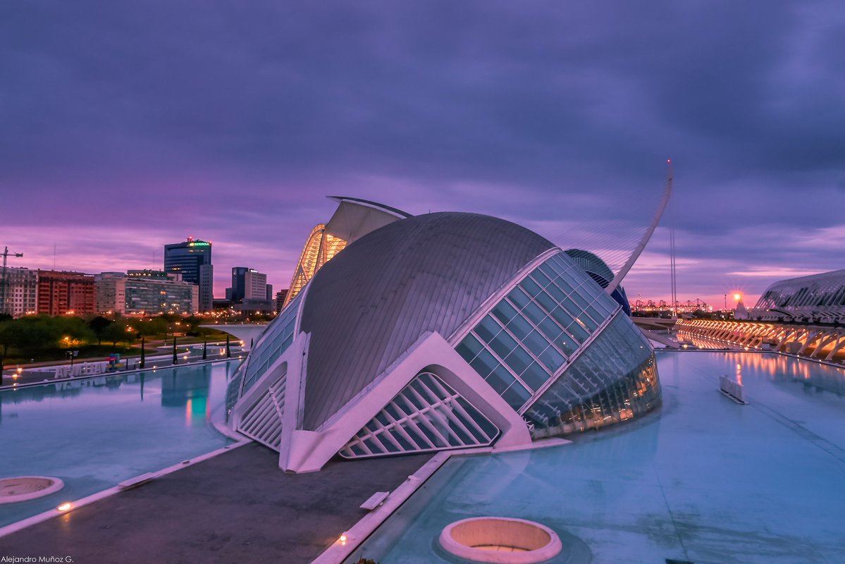 HistoryMattersX's tweet image. 🇪🇦  #València  (2022) 
 
•  #Cité des Arts et des Sciences.

•  #City of Arts and Sciences.

•  #Ciudad de las Artes y las Ciencias.

•  #Stad van Kunst en Wetenschap.

•  #Stadt der Künste und Wissenschaften.

📸 ©  @AlexMuozGarc 

🇪🇸  #Fotos #Photos