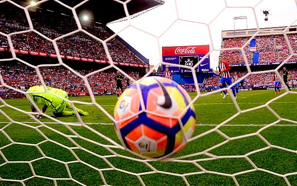 mr_mccarra's tweet photo. Y un gol de Fernando Torres https://t.co/ge1LOp3MrC