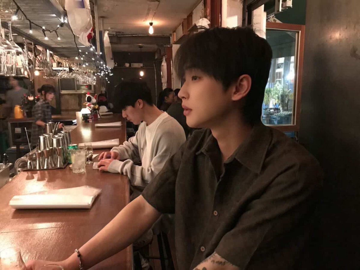 lyeonlu's tweet photo. 나를 간택하여라 https://t.co/yBRnZ5Y6hM