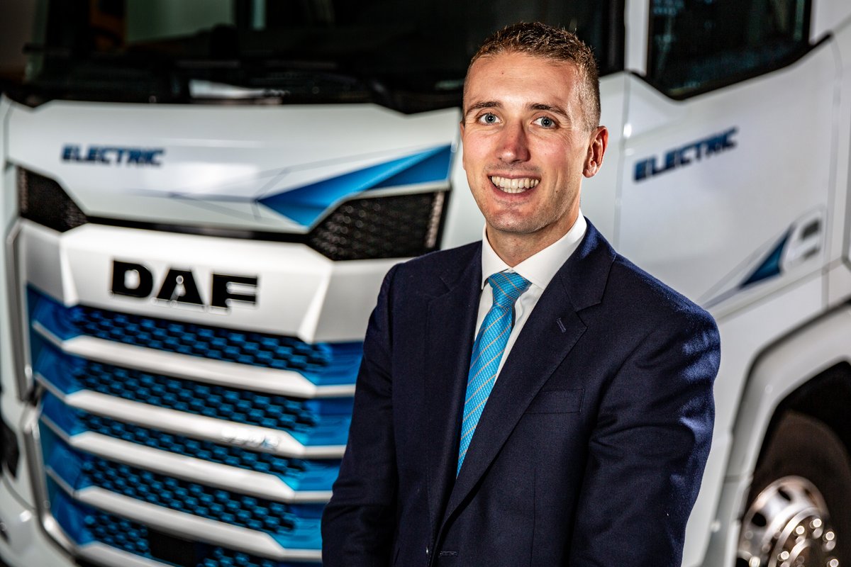 DAFTrucksUK's tweet image. Join our EV &amp;amp; Connected Services Director, Louis Jones, tomorrow morning for an exclusive #webinar introducing our updated #DAF #Electric incentive programme, offering operators the opportunity to accelerate their fleet decarbonisation. ⚡

Register now: brnw.ch/21x1MVO