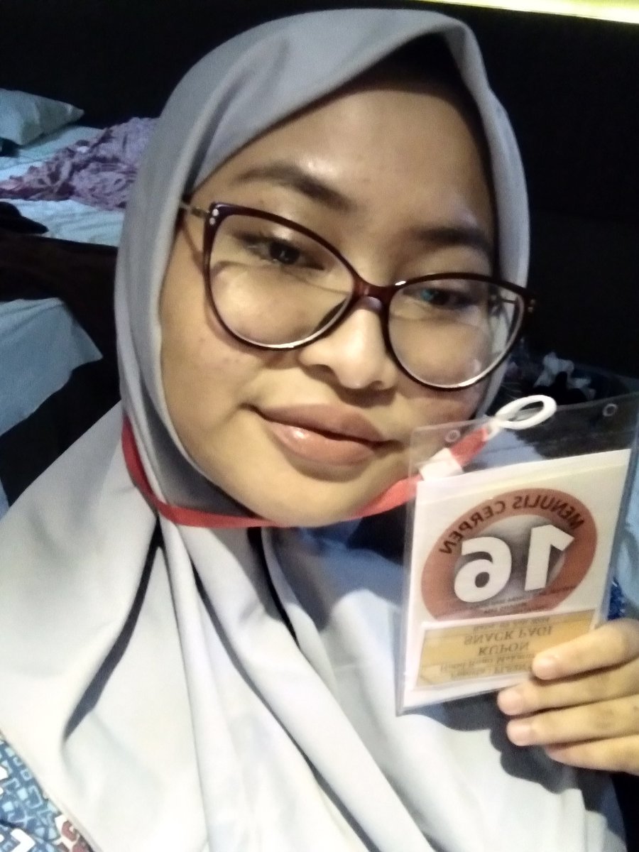 ifaaazkrn's tweet photo. highschool version of me was the full potential version of me. wdym i did all of the things i love truly much in tht short amount of time? https://t.co/9OHSEeYt4t