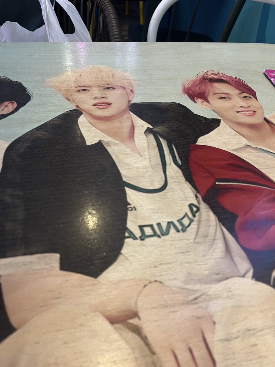 l*sbian paranormal activity tweet media