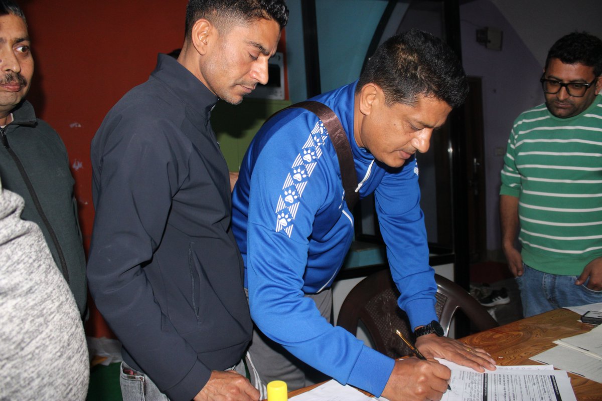 MCA_Nepal's tweet image. एमसिए-नेपालले विद्युत् प्रसारण आयोजना अन्तर्गत प्रसारण टावरका जग निर्माणका लागि आवश्यक जग्गा प्राप्तिमा उल्लेखनीय प्रगति गरिरहेको छ।
#MCC #nepalcompact #electricity #roads