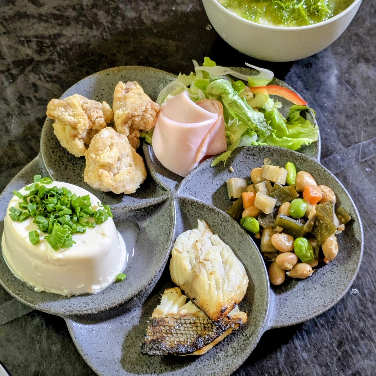 メルママ tweet media