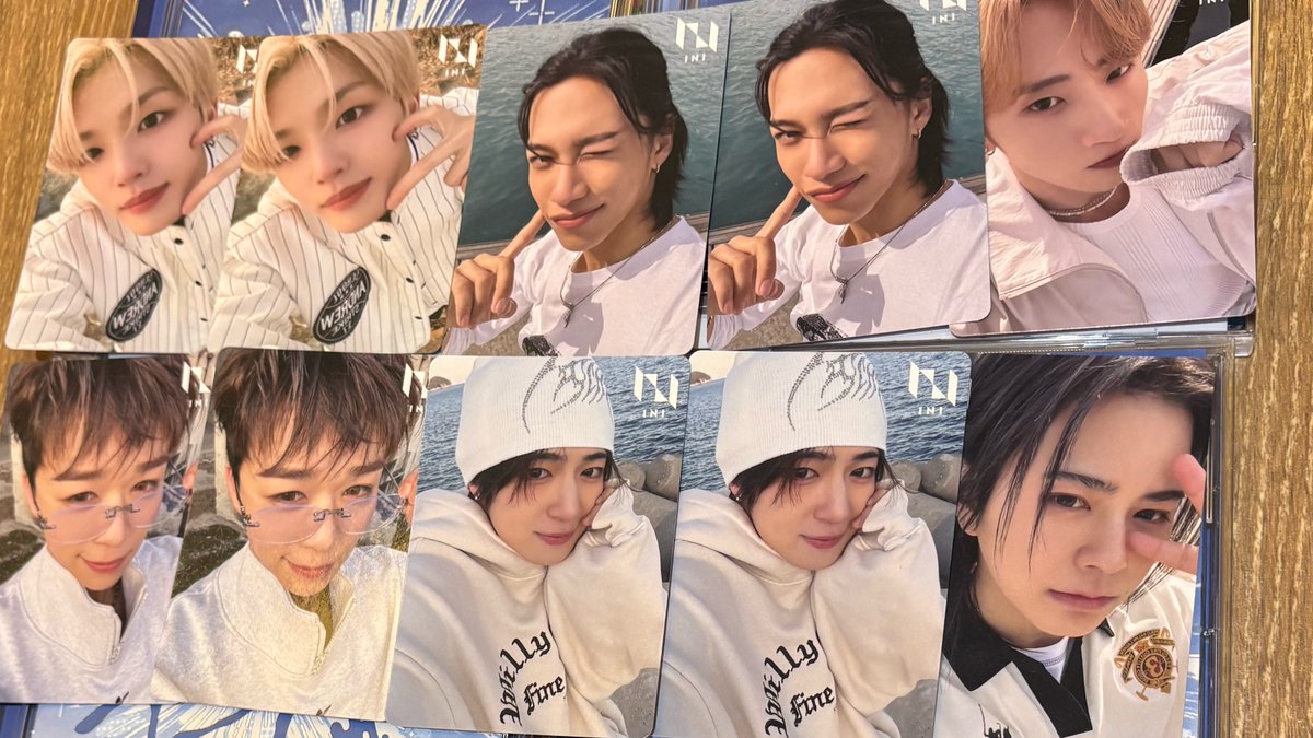 メガタニ tweet media