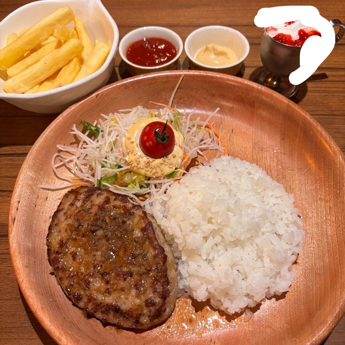 𝒕𝒆𝒕𝒐 tweet media