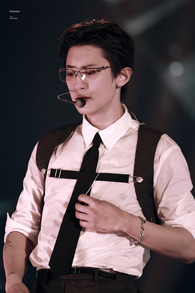 260412 EXhOrizon in SEOUL Day 3  

너무 찰떡인 룩  (*´艸`*) 

#찬열 #CHANYEOL #チャニョル #朴灿烈 
#엑소 #EXO 

shorturl.at/jnZ8B