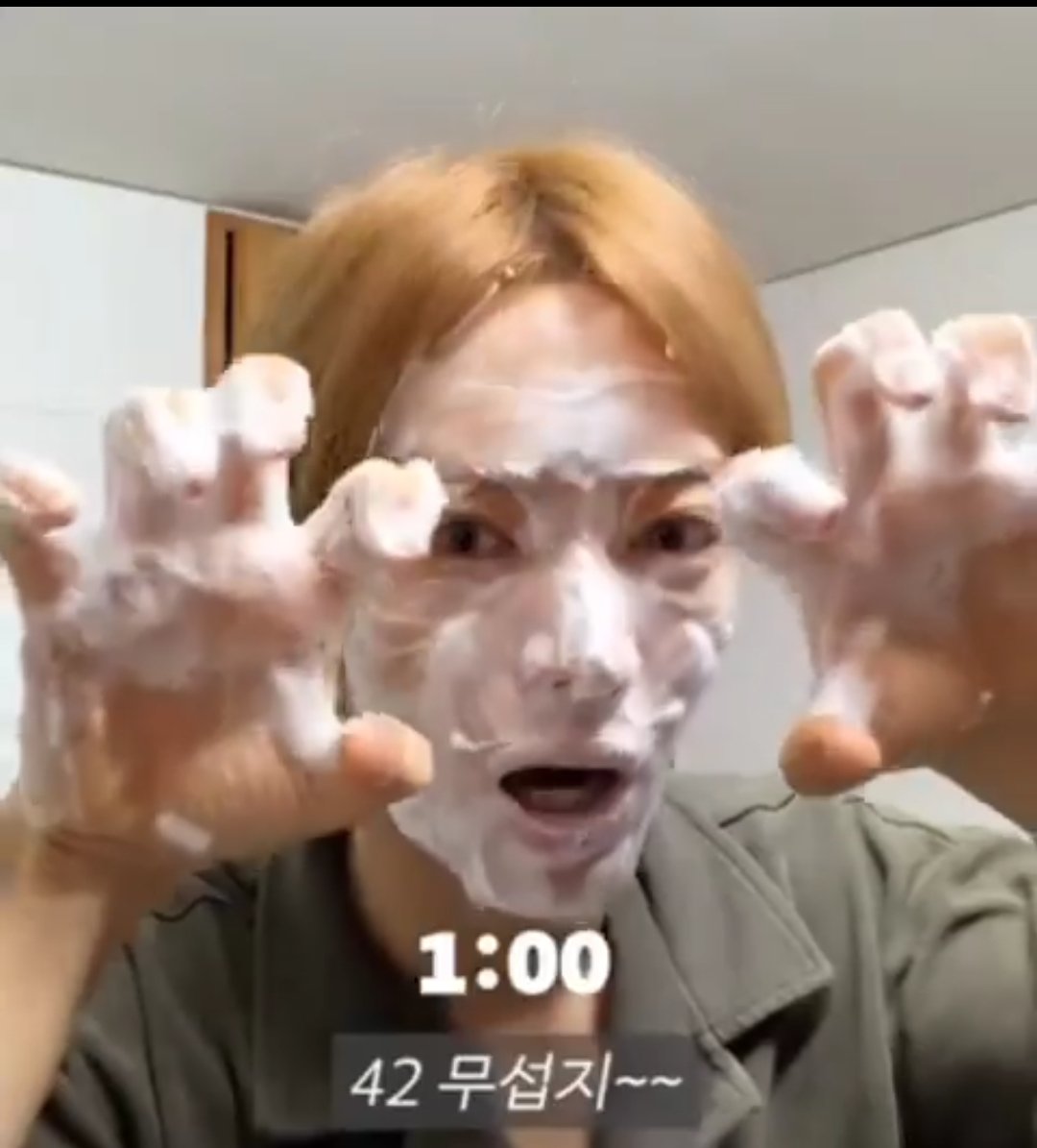 hanjiinist's tweet photo. 비슷한데??... https://t.co/WFc3NMt605