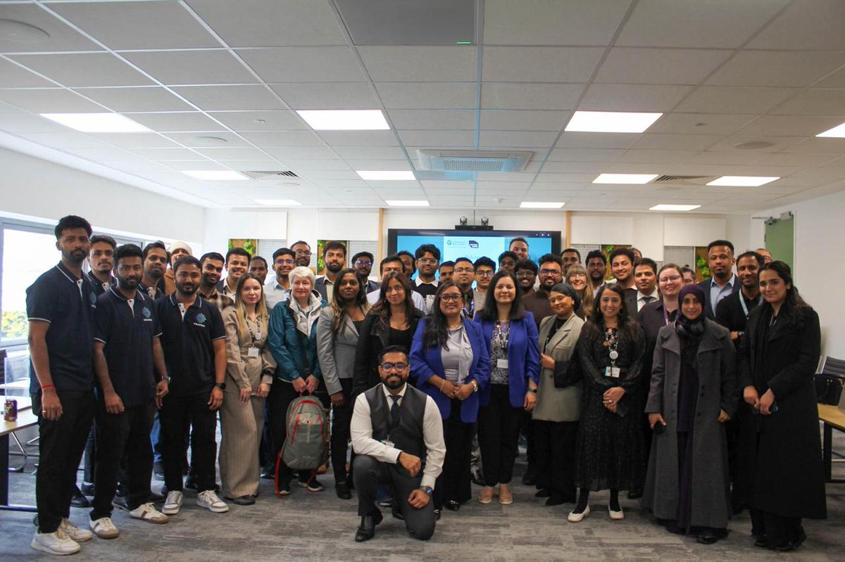 pinevox's tweet photo. Proud to represent PineVox at the University of East London PG Placement Fair.

Great conversations with ambitious postgraduate talent on digital transformation &amp; customer experience.

Excited to support the next generation.

#PineVox #UEL #PlacementFair #FutureTalent https://t.co/bqJsyJ6P0L