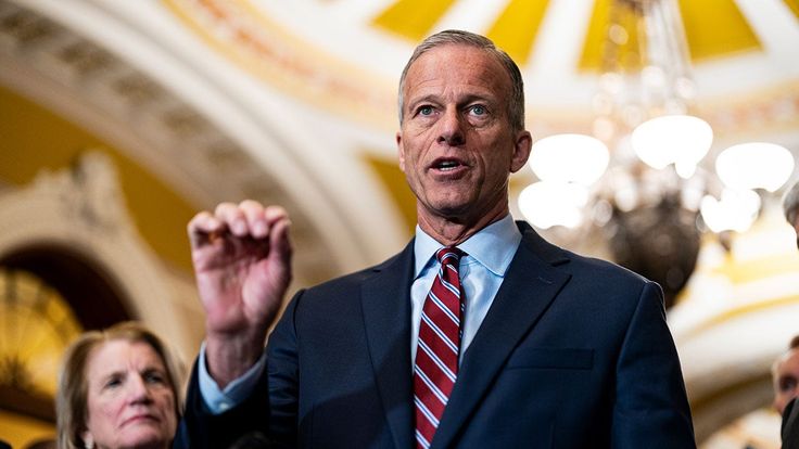cinrui's tweet photo. This traitor needs to go, don't you agree?? 😡
@LeaderJohnThune #GetOutOfTheWay https://t.co/dXN2bgwh1K