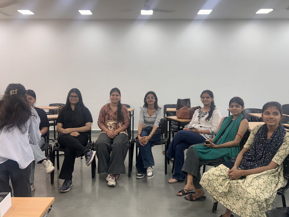 SchoolSfi's tweet image. “If I become a civil servant, I will…” — voices filled with responsibility, integrity, and a commitment to nation-building. 🇮🇳Empowering young minds to think, lead, and serve.#NationalCivilServicesDay #FutureLeaders #PublicService #StudentVoices #SSJMC @IASassociation