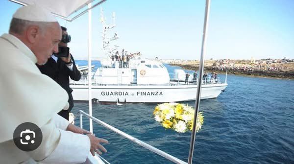 vincenzo5151's tweet image. È stato il Papa della Pace, quello più vicino agli ultimi, agli emarginati, ai deboli.
E’ stato il  Papa più amato anche dai non credenti.
Scomodo per molti, fino alla fine ha continuato a svolgere il suo mandato con umiltà e coraggio.

Un anno senza #PapaFrancesco 

#21aprile