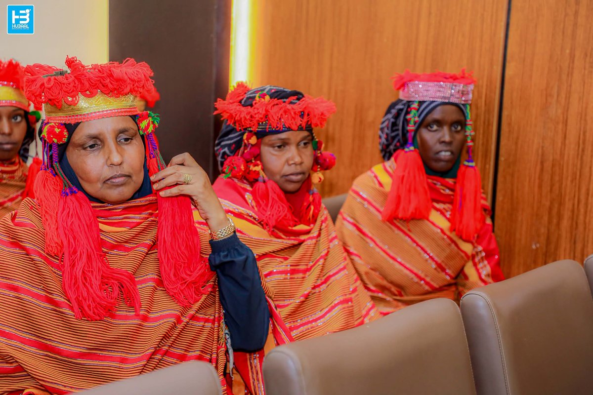 HuseinFarh98911's tweet image. 👩‍👧✨ Culture clothes with moms — celebrating tradition, love, and identity 🇸🇴❤️
#Culture #Moms #Tradition #Somalia #Heritage #FamilyLove 🌍👗