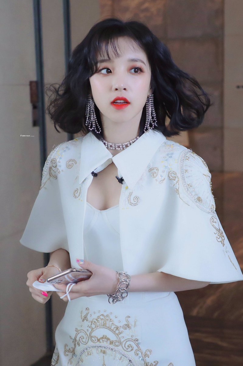 Yuqistann's tweet photo. Black haired Song Yuqi is a forgotten art💫 https://t.co/qKSaqwXLiY