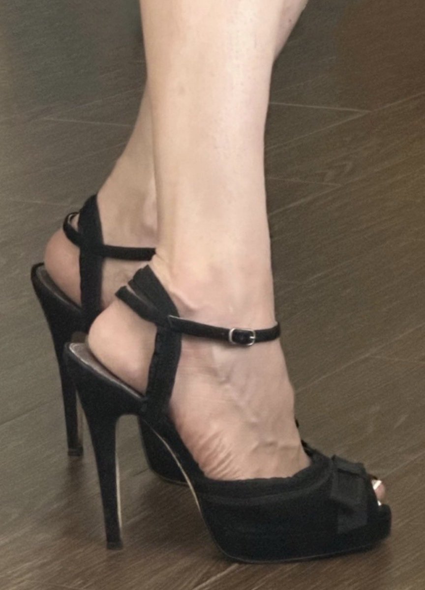HighHeelz tweet media