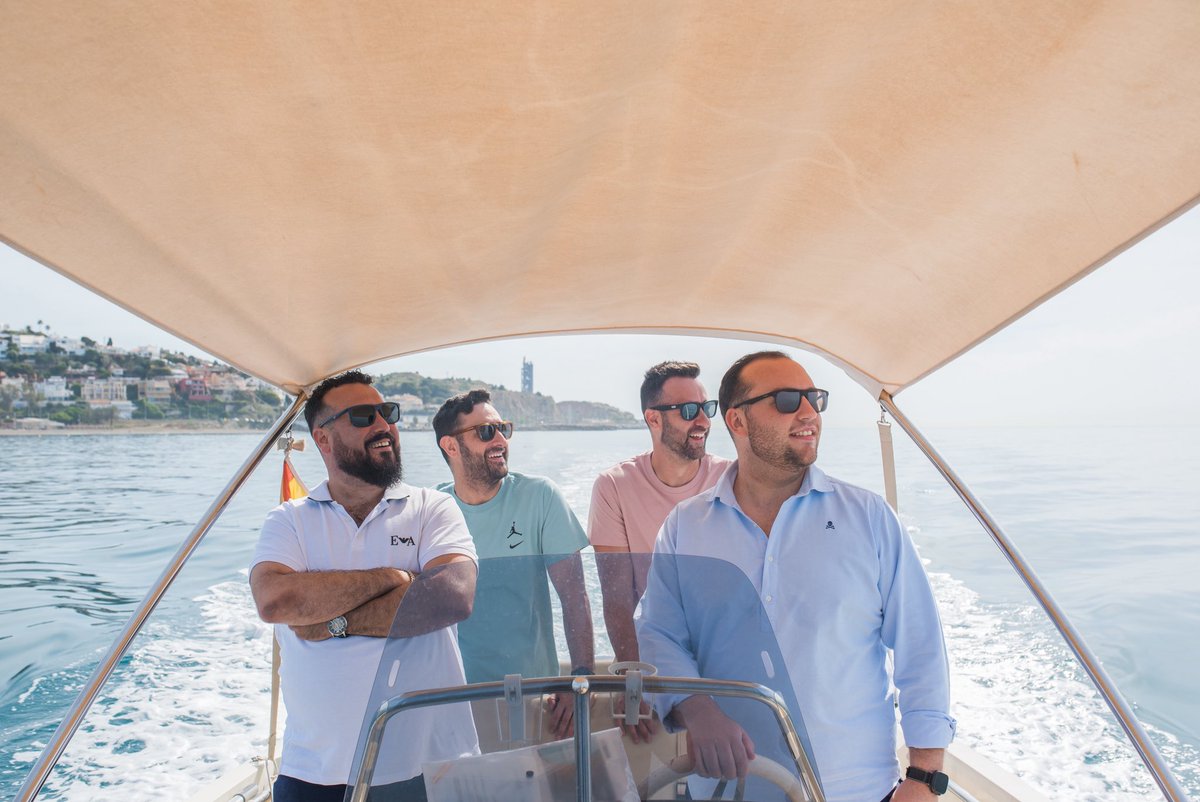 andresespildora's tweet photo. Primer Encuentro con #AndrésEspíldora At Sea 🛥️ de la temporada 2026. 

Gran mañana la que vivimos ayer Lunes.

#malaga #andalucia #españa https://t.co/XOqLvEQXBE