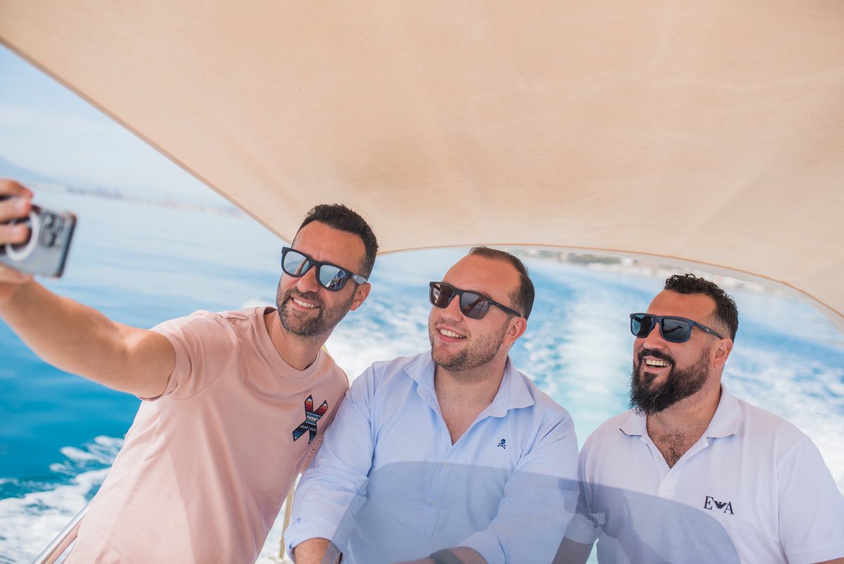 andresespildora's tweet photo. Primer Encuentro con #AndrésEspíldora At Sea 🛥️ de la temporada 2026. 

Gran mañana la que vivimos ayer Lunes.

#malaga #andalucia #españa https://t.co/XOqLvEQXBE