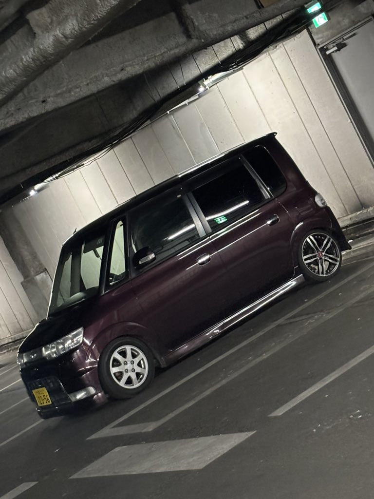 Xx_ZeRo9's tweet photo. リア純正バネカットでフロントムーヴの車高調穴加工からの暇すぎて純正腹下切断😚
バックランプストロボでクルクルテール探し中🤤

最終目標が見えない車😎

とりあえず次は単管溶接でストレート作ろう🥱 https://t.co/WjUr7aUK6x