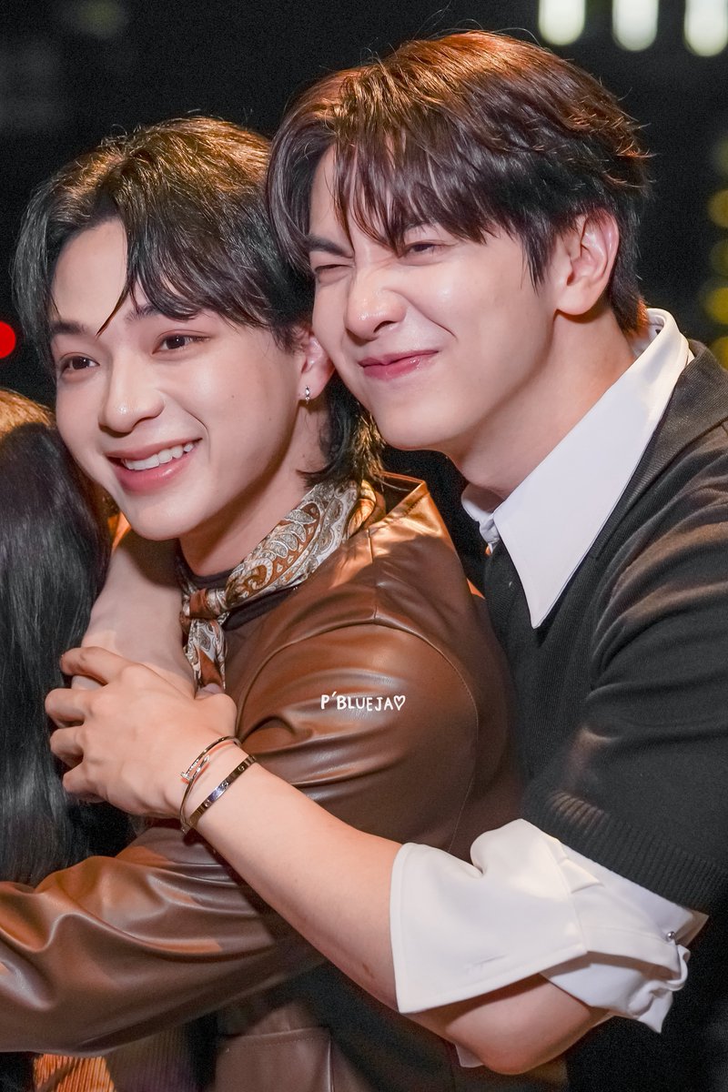 💙💛 𝗯𝗹𝘂𝗲𝗯𝗼𝘀𝗹𝗲𝘆 💛💙 tweet media