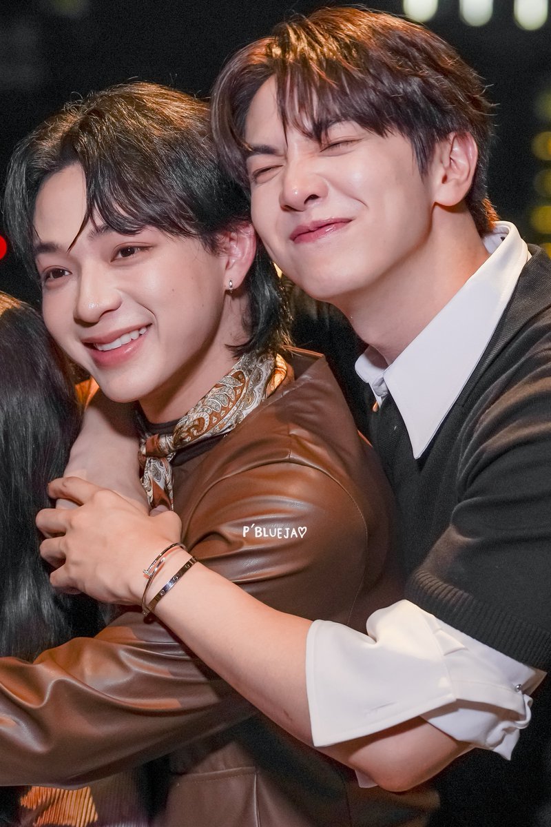 💙💛 𝗯𝗹𝘂𝗲𝗯𝗼𝘀𝗹𝗲𝘆 💛💙 tweet media