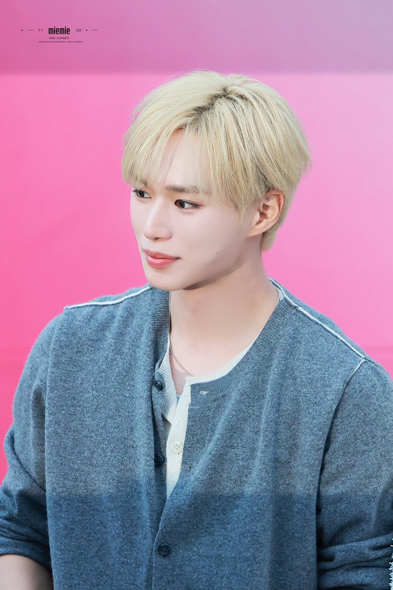 𝐦𝐢𝐞𝐦𝐢𝐞 tweet media