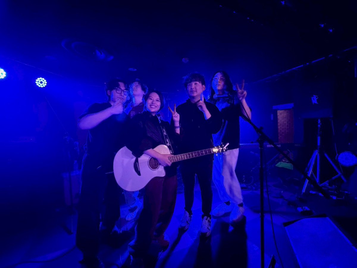 OneAnts2007's tweet photo. 2026.4.19

新生BACK THE KIDの初陣ライブでした☺️
まさかのアコ体制でのライブでした。
"アコースティックの音が鳴る"ギターで演奏してきました！

発見も多い分、課題も沢山！！ https://t.co/JEfRFMXeDm