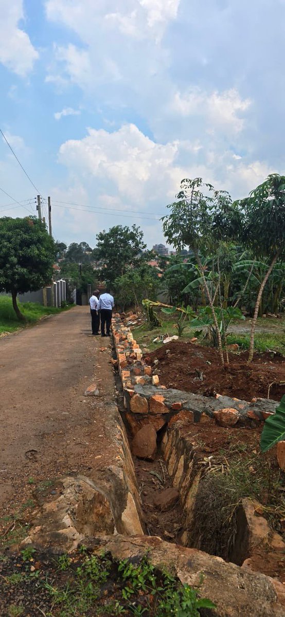 kirya_ug's tweet photo. Sometimes just don’t do it, please Ugandans sometimes don’t do it. https://t.co/nulX7QMqYd