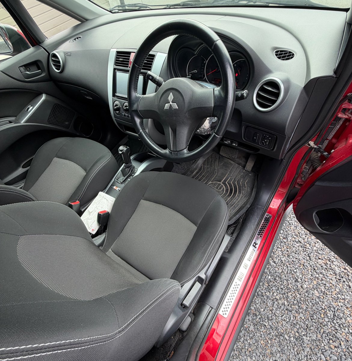 kaitori_CPS's tweet image. ★最新買取車情報★

群馬県で買取しましたコルトラリーアートバージョンRが5月中旬頃に入庫予定になります。

H20年式
コルト
Z27AG
グレード　ラリーアートバージョンR
走行距離9.7万キロ
レッド
AT車

#改造車査定　#改造車買取　#コルト　#Z27AG