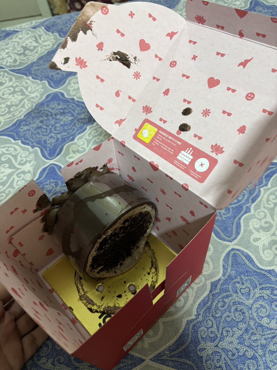 Deep_Bathla's tweet photo. Classic case of platforms taking zero responsibility after payment.

Why should customers suffer due to your poor logistics and coordination?

If this isn’t resolved immediately with a full refund, I’ll have to escalate this further.

(2/2) https://t.co/N4sBBYQsFk