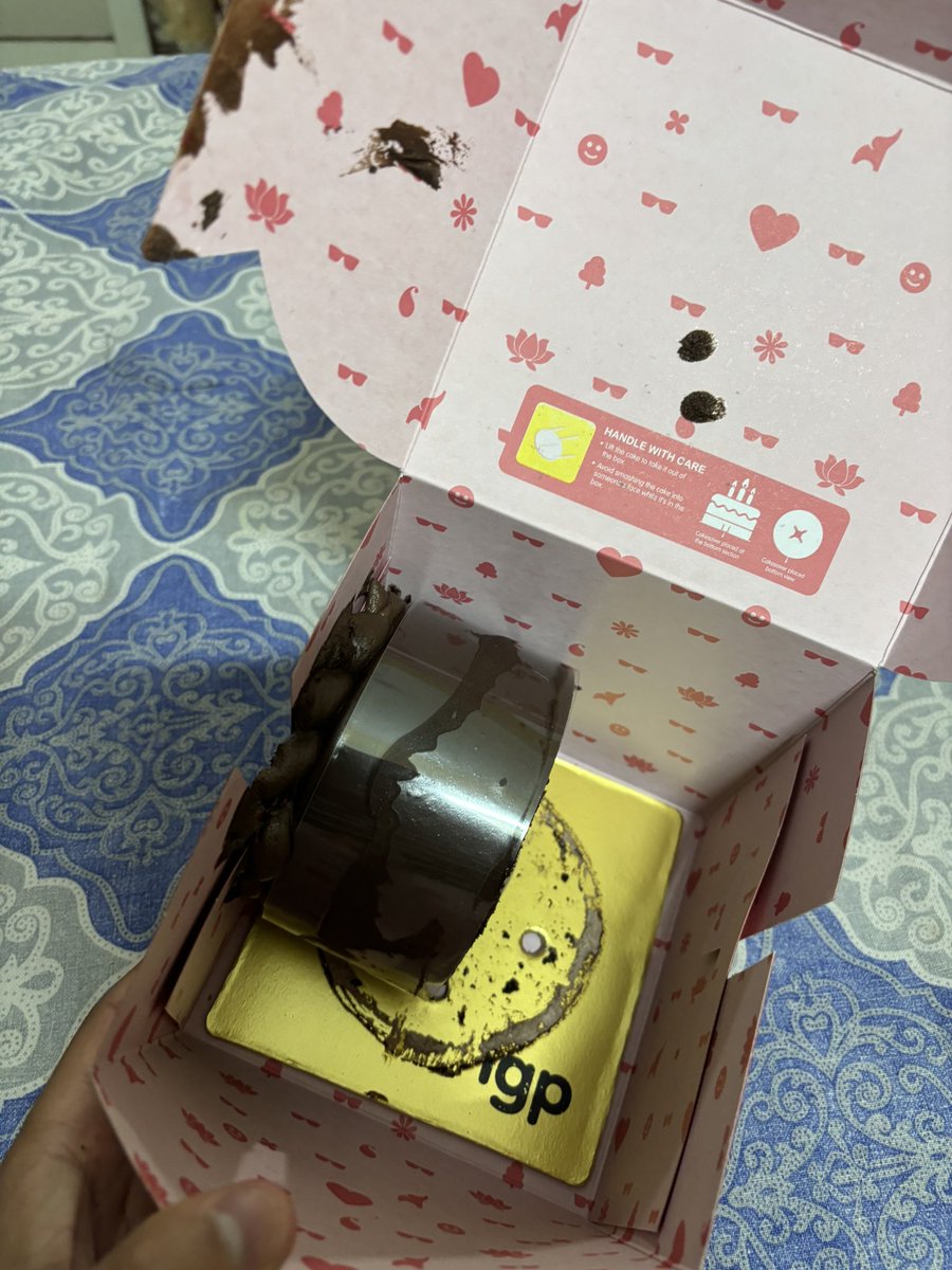 Deep_Bathla's tweet photo. Classic case of platforms taking zero responsibility after payment.

Why should customers suffer due to your poor logistics and coordination?

If this isn’t resolved immediately with a full refund, I’ll have to escalate this further.

(2/2) https://t.co/N4sBBYQsFk
